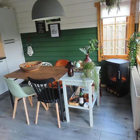 Tiny Botanic House Villa Tzummarum Bagian luar foto