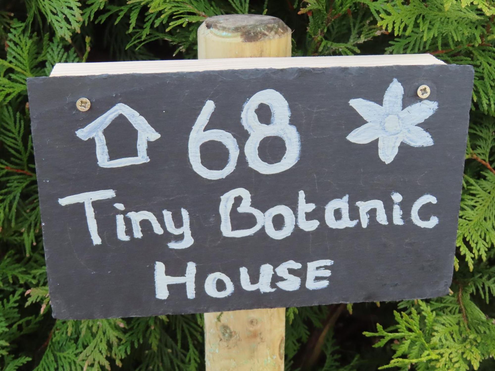 Tiny Botanic House Villa Tzummarum Bagian luar foto