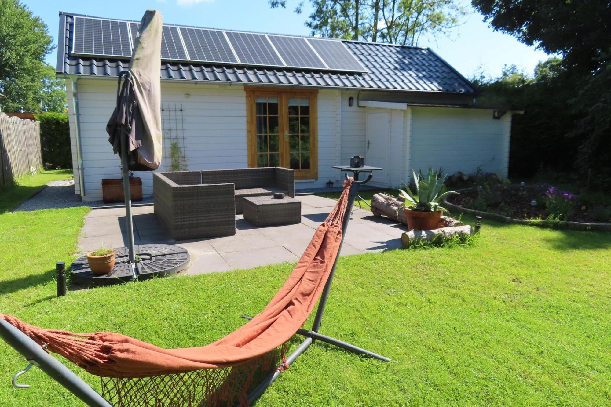 Tiny Botanic House Villa Tzummarum Bagian luar foto