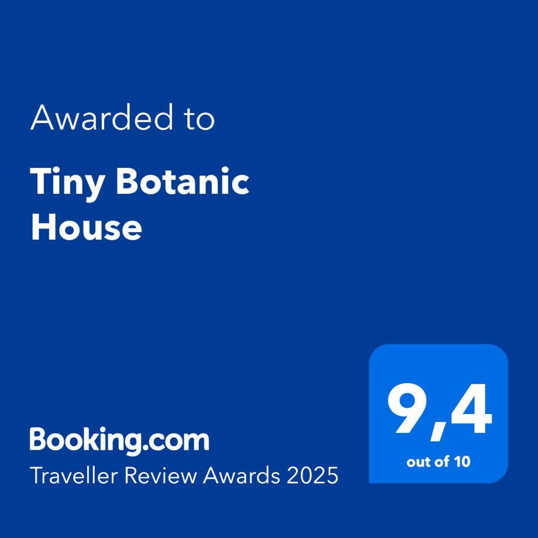 Tiny Botanic House Villa Tzummarum Bagian luar foto